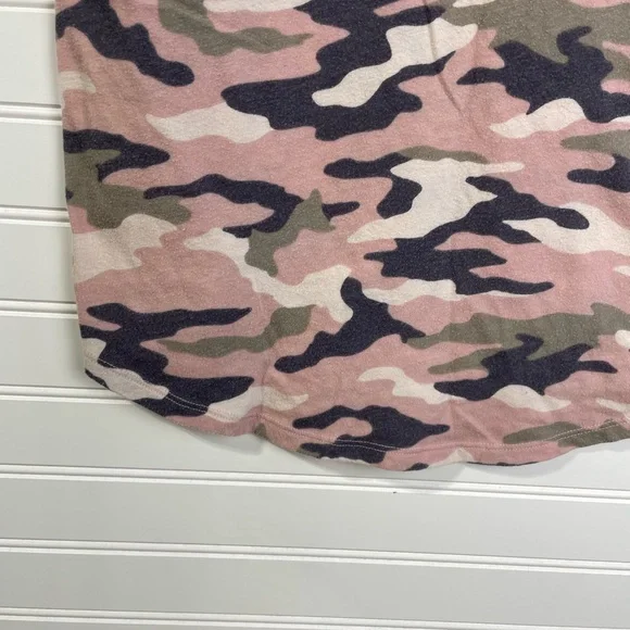 PINK VS Pink Camouflage Crew Neck Sleepwear/Shirt Small Women’s - Picture 3 of 8